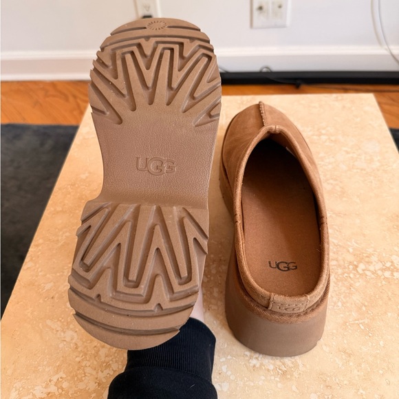 UGG - New Heights Clogs - Picture 8 of 13